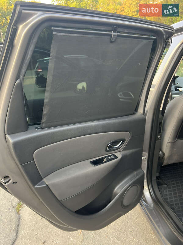Минивэн Renault Scenic 2014 в Краснограде