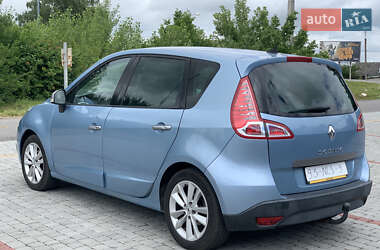 Минивэн Renault Scenic 2010 в 