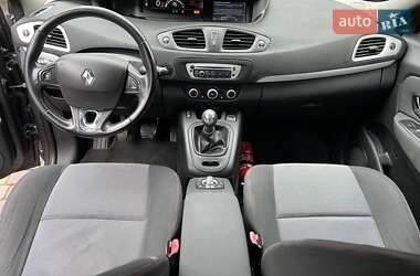 Минивэн Renault Scenic 2014 в 
