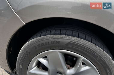 Минивэн Renault Scenic 2011 в 