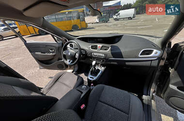 Минивэн Renault Scenic 2011 в 
