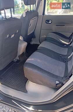 Минивэн Renault Scenic 2004 в 