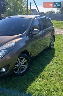 Минивэн Renault Scenic 2010 в 
