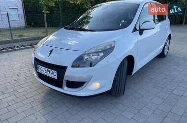 Минивэн Renault Scenic 2011 в 