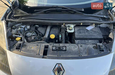 Минивэн Renault Scenic 2011 в 