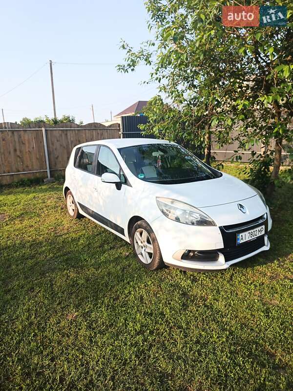 Минивэн Renault Scenic 2012 в Яготине