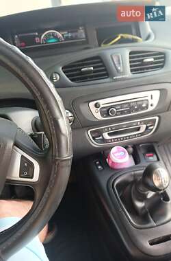 Мінівен Renault Scenic 2012 в 