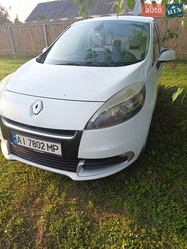 Минивэн Renault Scenic 2012 в Яготине