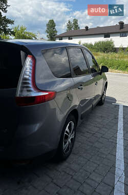Минивэн Renault Scenic 2013 в 