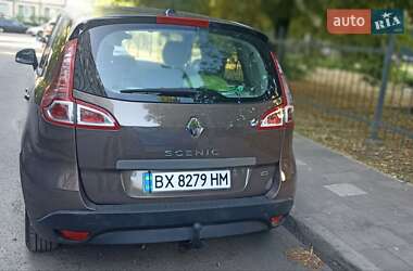 Минивэн Renault Scenic 2011 в 