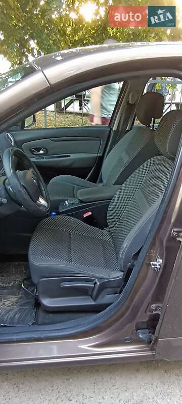 Минивэн Renault Scenic 2011 в Вишневом
