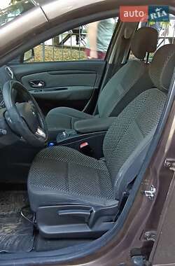 Минивэн Renault Scenic 2011 в 