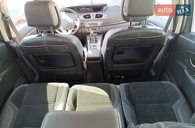 Минивэн Renault Scenic 2013 в 