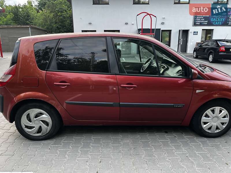 Минивэн Renault Scenic 2005 в Ладыжине