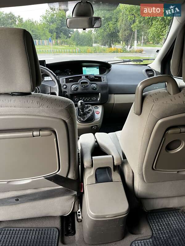Минивэн Renault Scenic 2005 в Ладыжине