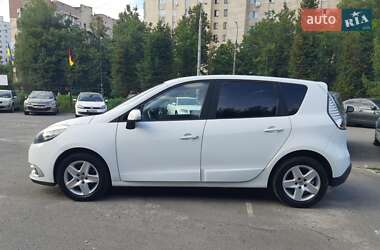 Минивэн Renault Scenic 2015 в 