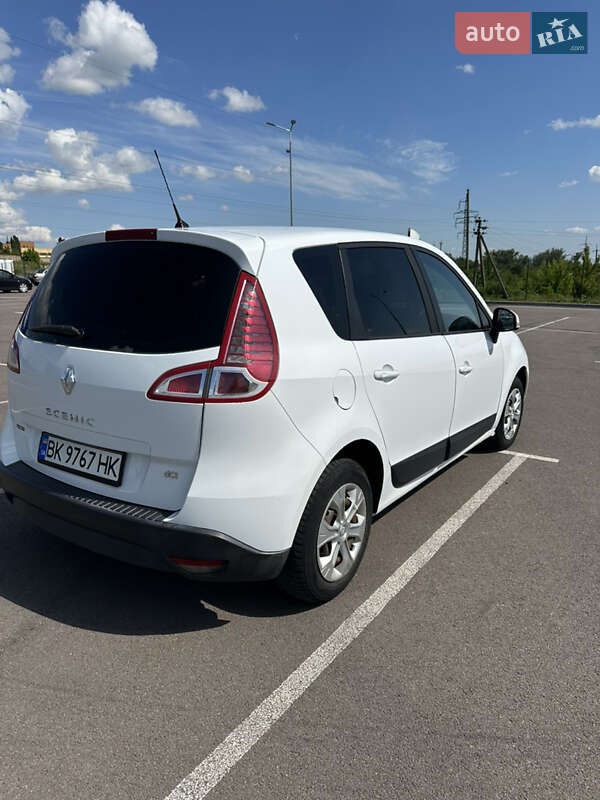 Минивэн Renault Scenic 2011 в Ровно