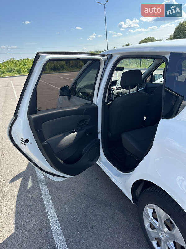 Минивэн Renault Scenic 2011 в Ровно