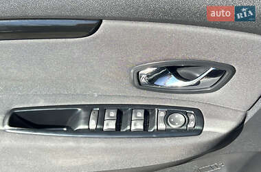 Минивэн Renault Scenic 2014 в 