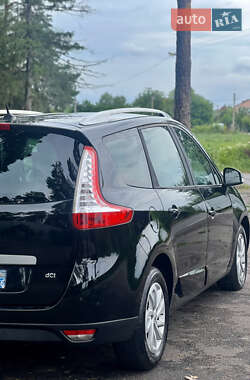 Мінівен Renault Scenic 2016 в 