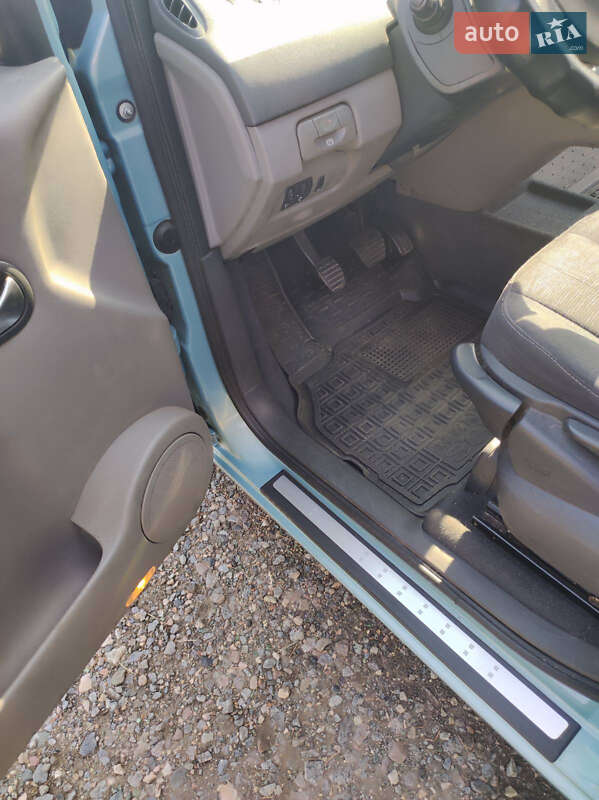 Минивэн Renault Scenic 2006 в Лозовой