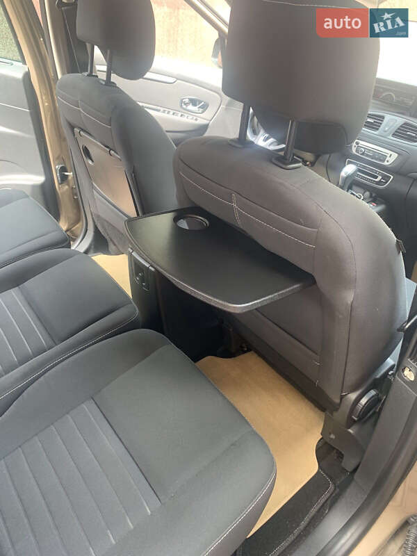 Минивэн Renault Scenic 2016 в Ровно