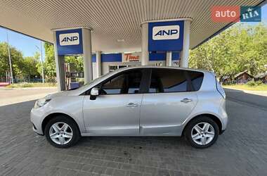 Минивэн Renault Scenic 2014 в 