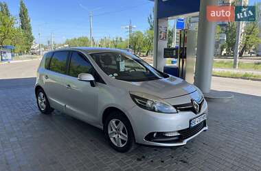 Минивэн Renault Scenic 2014 в 
