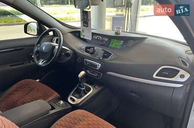 Минивэн Renault Scenic 2014 в 