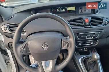 Минивэн Renault Scenic 2011 в 