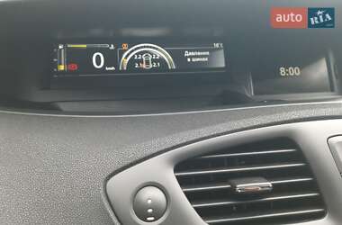 Минивэн Renault Scenic 2015 в 