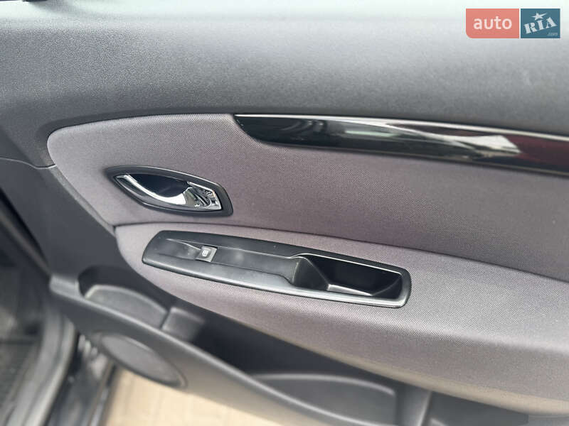 Минивэн Renault Scenic 2012 в Ровно