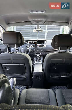 Минивэн Renault Scenic 2009 в 