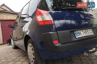 Минивэн Renault Scenic 2005 в 