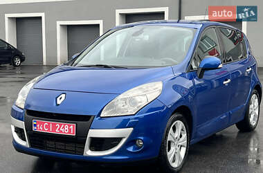 Минивэн Renault Scenic 2010 в 