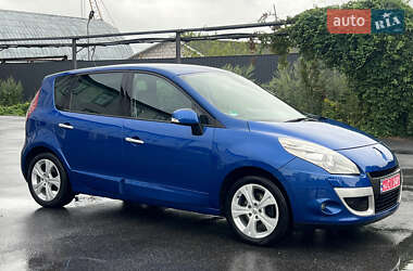 Минивэн Renault Scenic 2010 в 