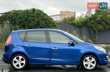 Минивэн Renault Scenic 2010 в 