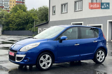 Минивэн Renault Scenic 2010 в 