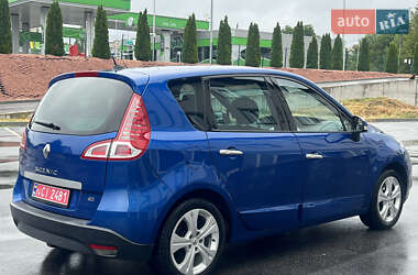 Минивэн Renault Scenic 2010 в 