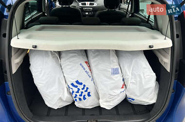 Минивэн Renault Scenic 2010 в 