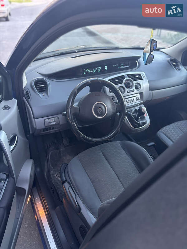 Минивэн Renault Scenic 2006 в Чернигове