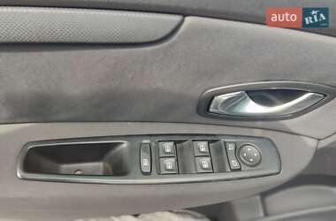 Минивэн Renault Scenic 2010 в 