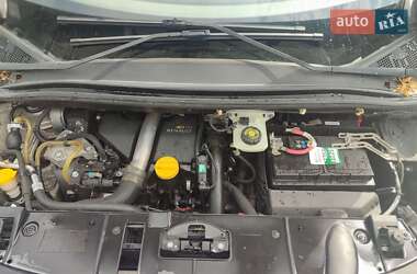 Минивэн Renault Scenic 2010 в 