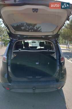 Минивэн Renault Scenic 2012 в 
