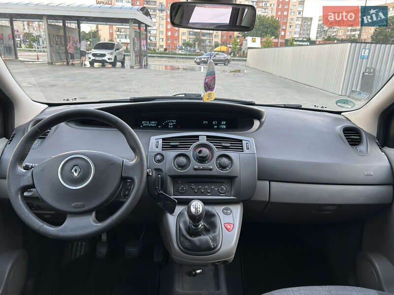Минивэн Renault Scenic 2006 в Александрие