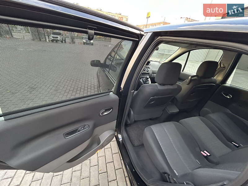 Минивэн Renault Scenic 2006 в Александрие