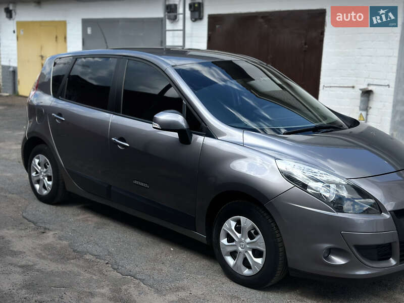 Минивэн Renault Scenic 2010 в Житомире