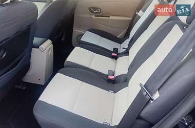 Минивэн Renault Scenic 2012 в 