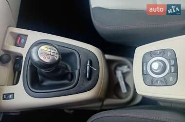 Минивэн Renault Scenic 2012 в 
