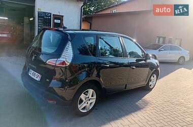 Минивэн Renault Scenic 2012 в 